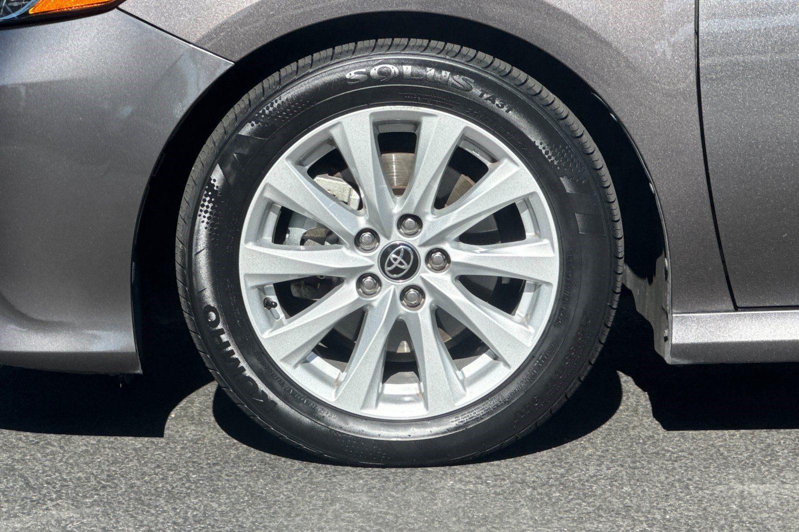 Used 2020 Toyota Camry LE FWD image 35
