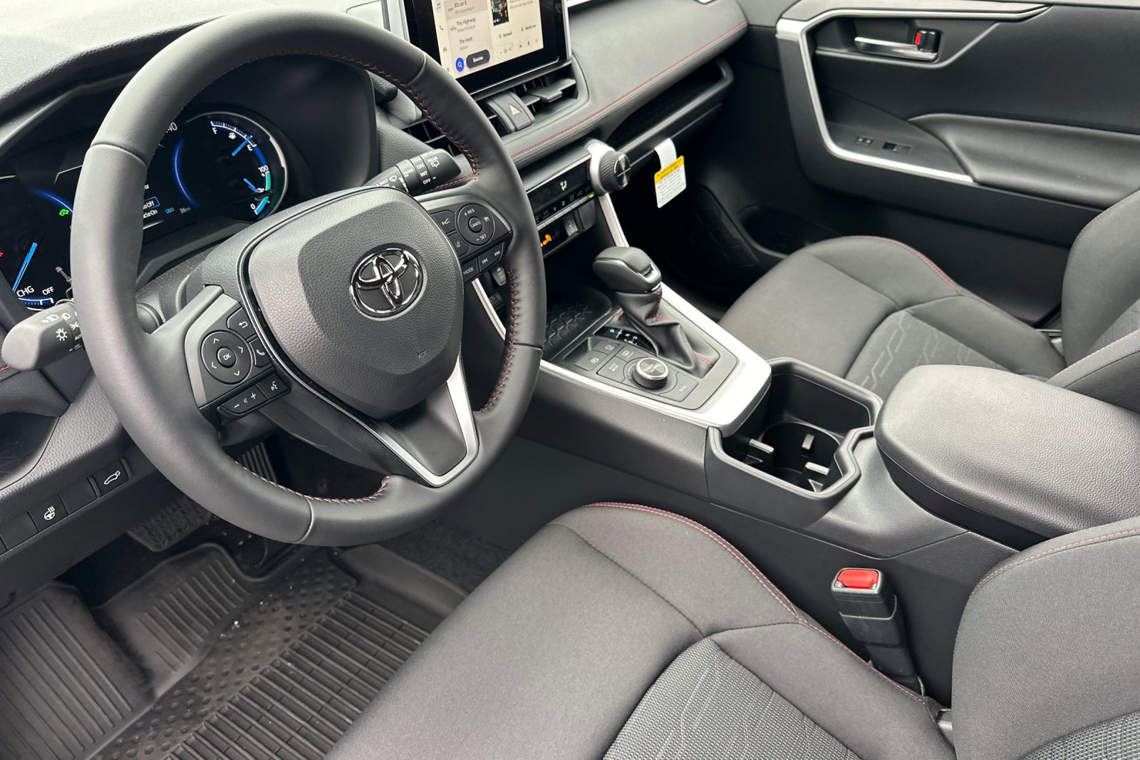 Certified 2025 Toyota RAV4 SE image 9