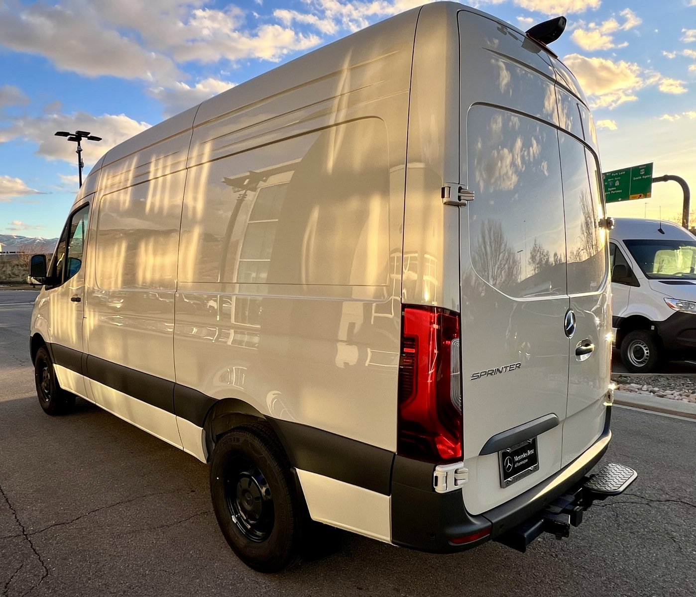 Used 2025 Mercedes-Benz Sprinter 2500 image 11