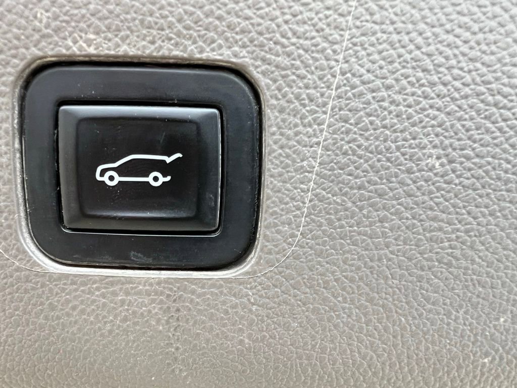 Used 2019 Chevrolet Traverse Premier w/ Driver Confidence II Package image 22