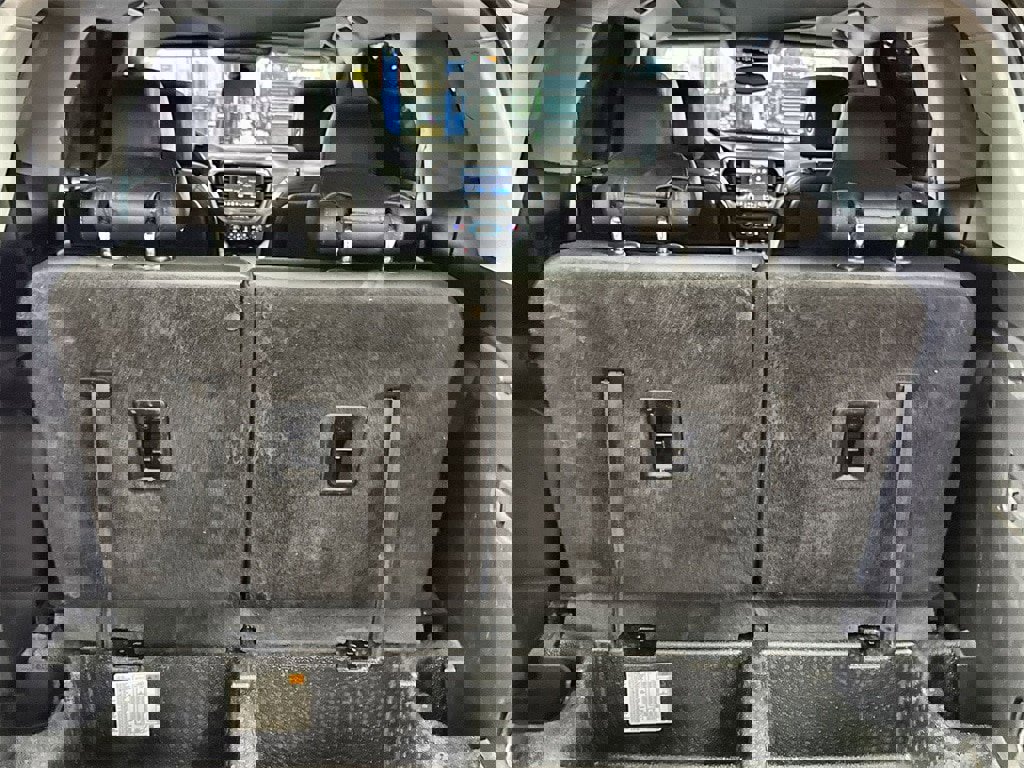 Used 2021 GMC Acadia AT4 w/ Technology Package image 30