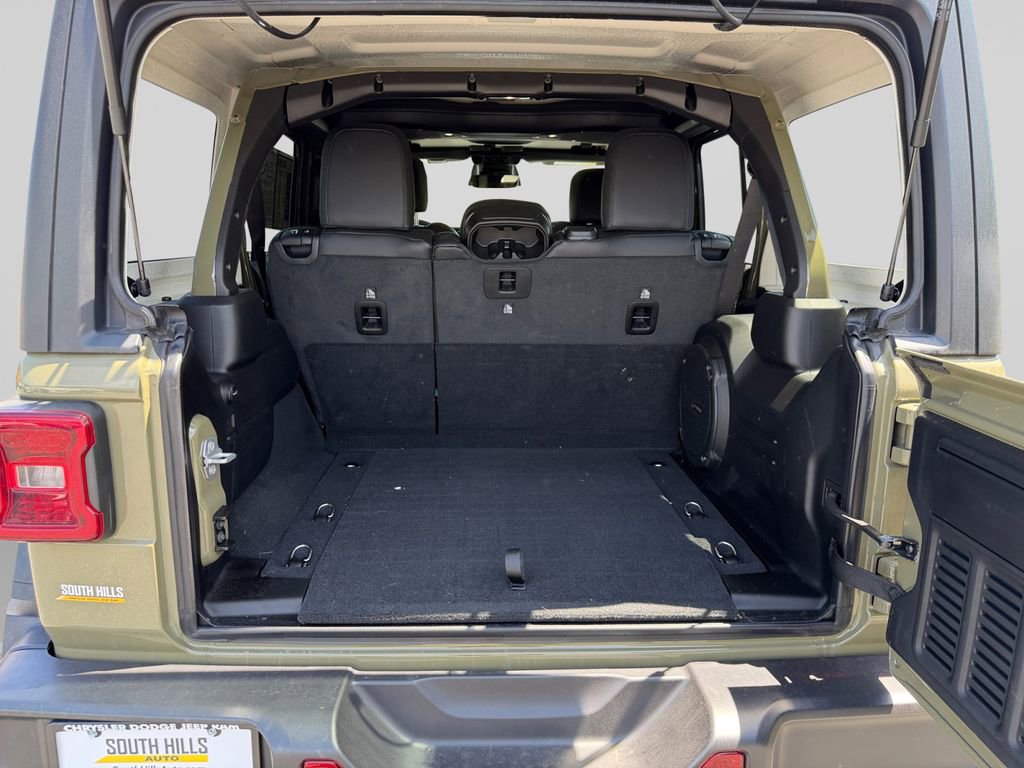Used 2026 Jeep Wrangler Unlimited Rubicon w/ Technology Group AWD/4WD image 19
