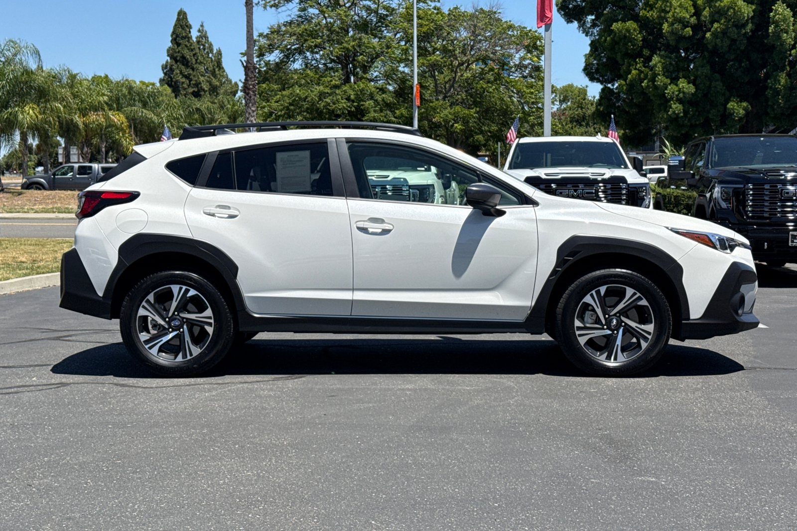 Used 2025 Subaru Crosstrek 2.5i Premium AWD/4WD image 3