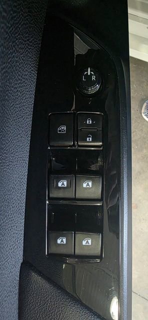 Used 2016 Toyota Prius Two image 13