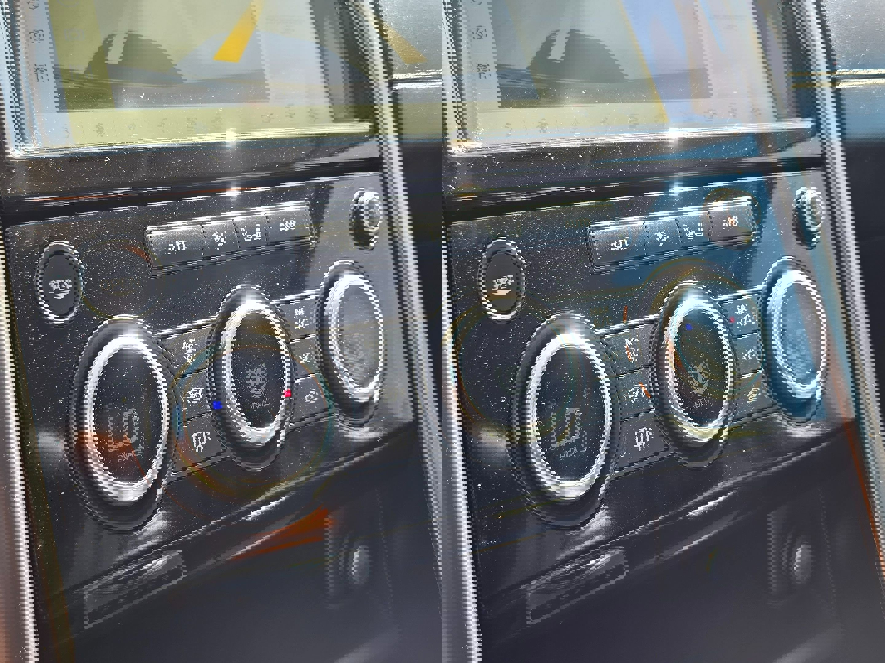 Used 2017 Land Rover Discovery First Edition image 31