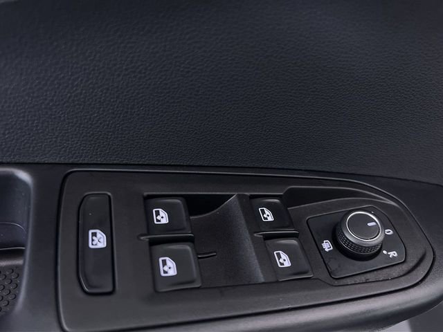 Used 2025 Volkswagen Taos SEL image 13