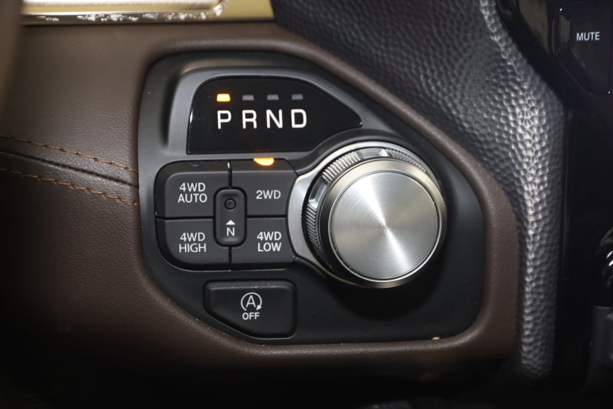 Used 2025 RAM 1500 Limited w/ Trailer Tow Group AWD/4WD image 7