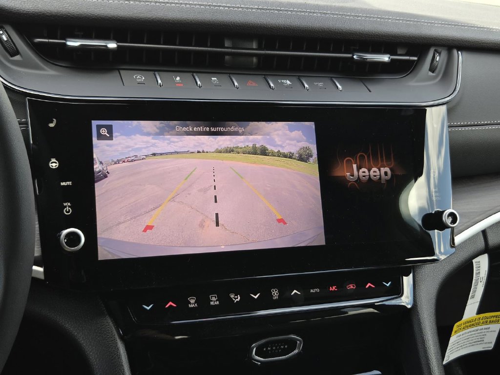 New 2026 Jeep Grand Cherokee Altitude RWD image 21