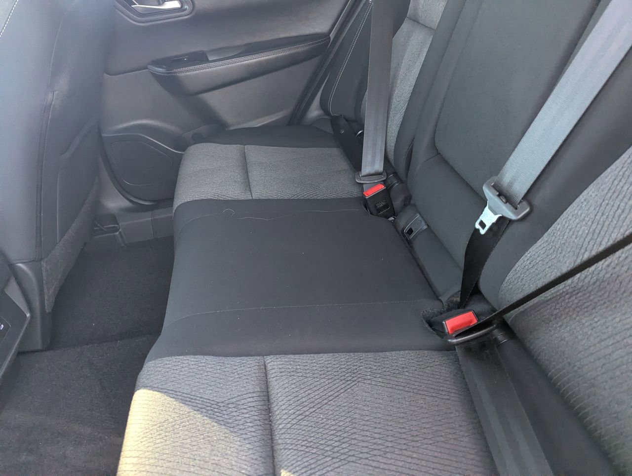 Certified 2025 Nissan Rogue SV image 18