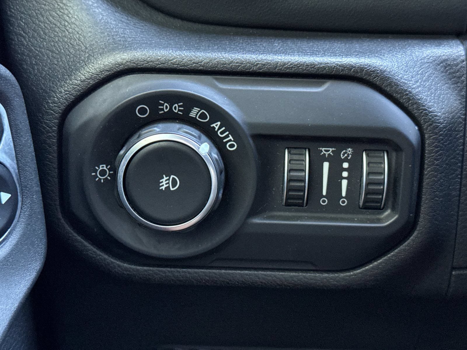 Used 2020 Jeep Wrangler Unlimited Rubicon w/ Quick Order Package 28Y Recon AWD/4WD image 34
