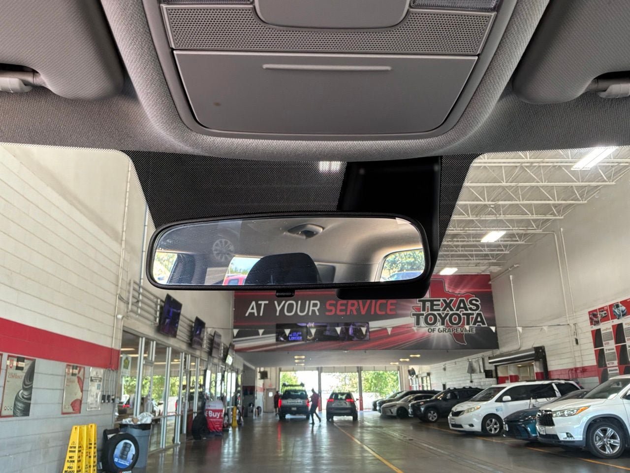 Used 2025 Kia Soul LX w/ LX Technology Package FWD image 16