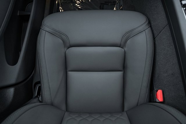 New 2026 Volvo XC60 B5 Plus w/ Protection Package Premier image 31