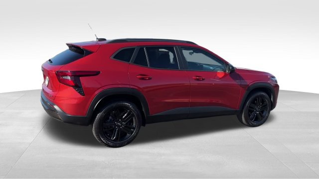 Used 2024 Chevrolet Trax ACTIV w/ Sunroof Package FWD image 8