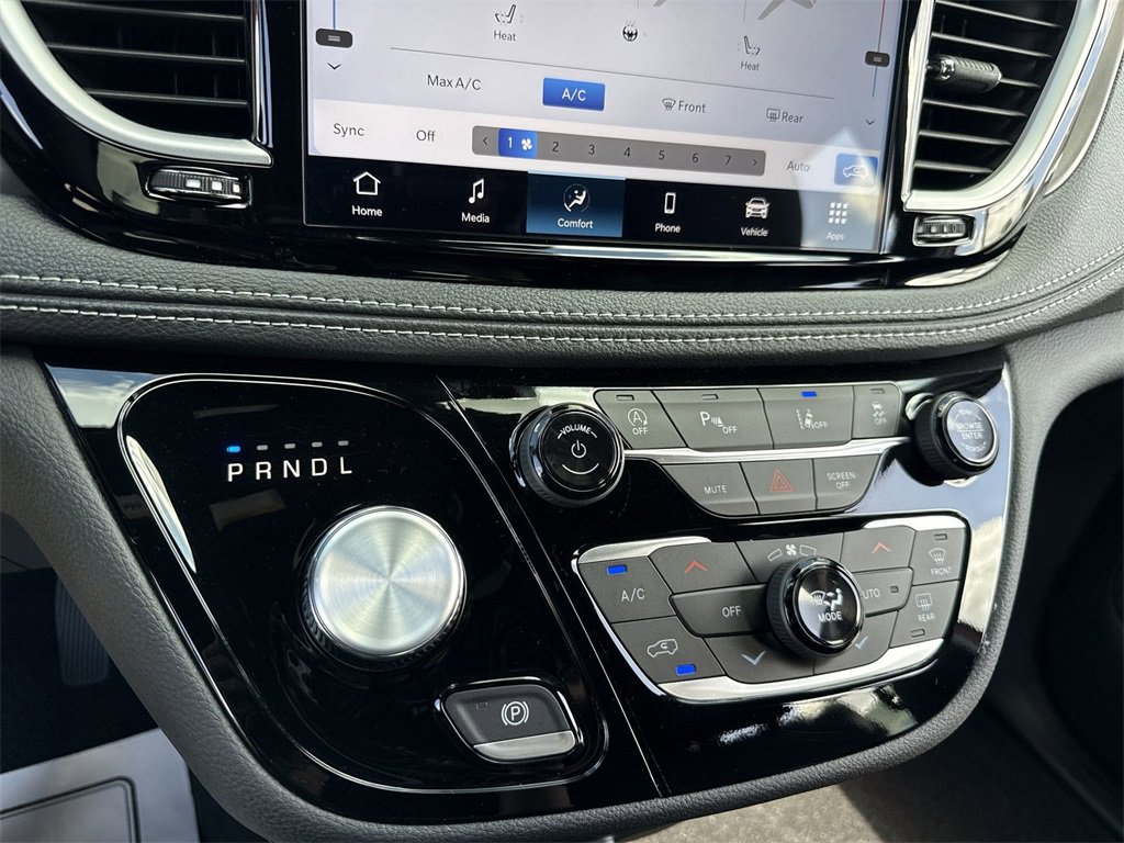 New 2026 Chrysler Pacifica Select image 19