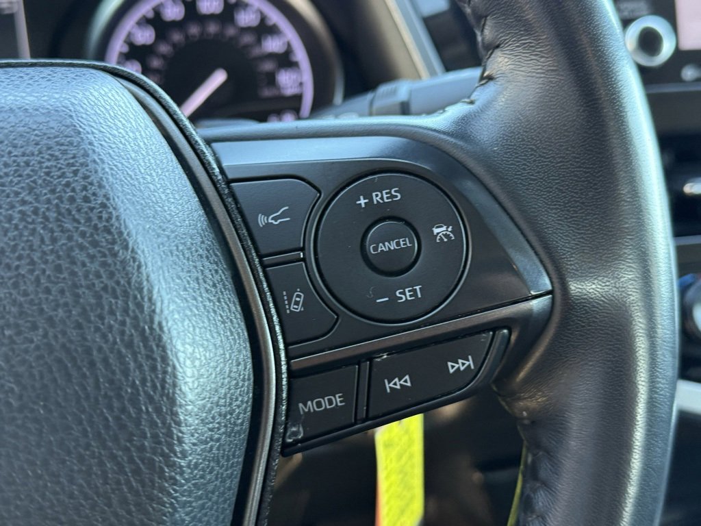 Used 2023 Toyota Camry SE image 16