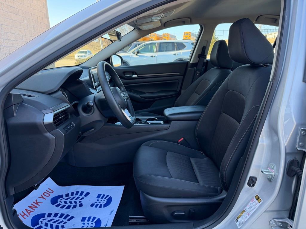 Used 2024 Nissan Altima 2.5 SV image 16