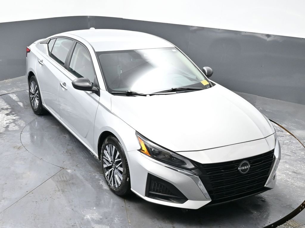 Used 2024 Nissan Altima 2.5 SV image 41
