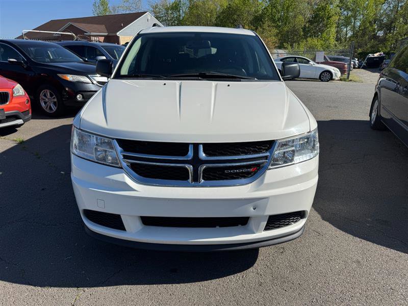 Used 2019 Dodge Journey SE image 1