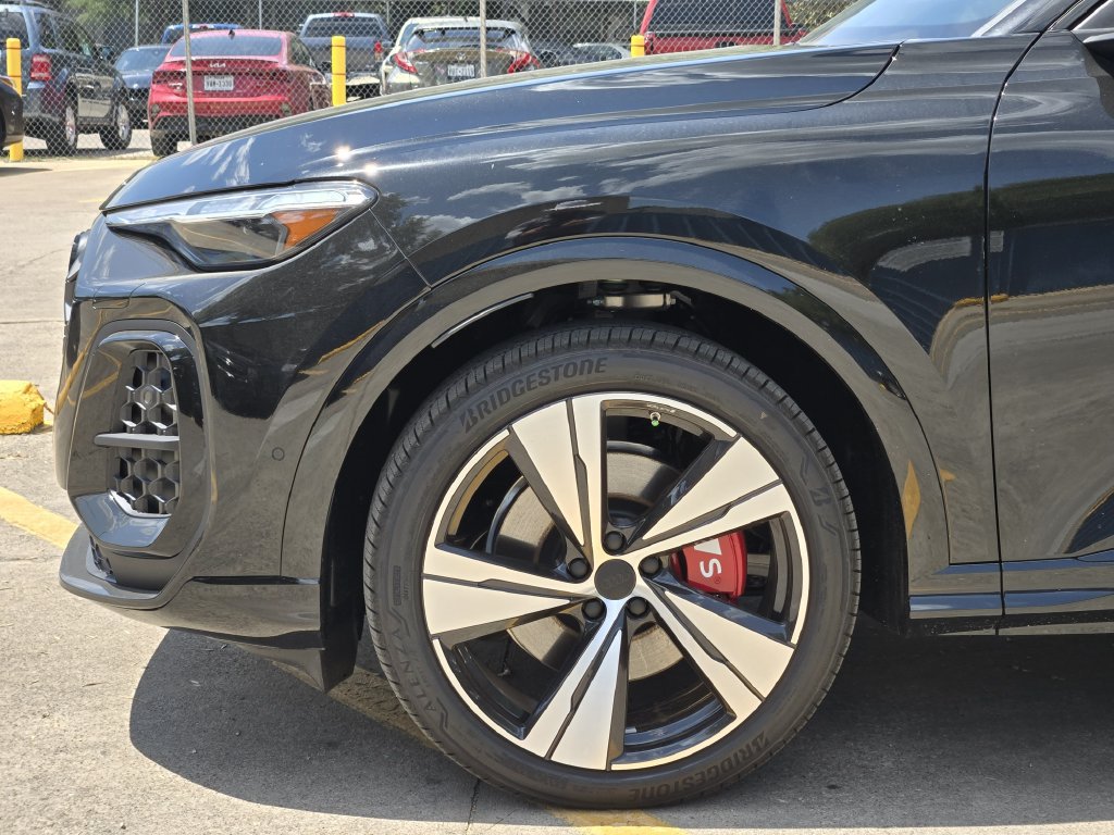 New 2026 Audi SQ5 Prestige AWD/4WD image 13