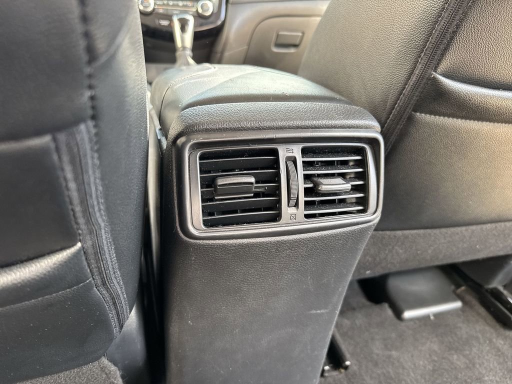 Used 2020 Nissan Rogue SL w/ Premium Package image 37