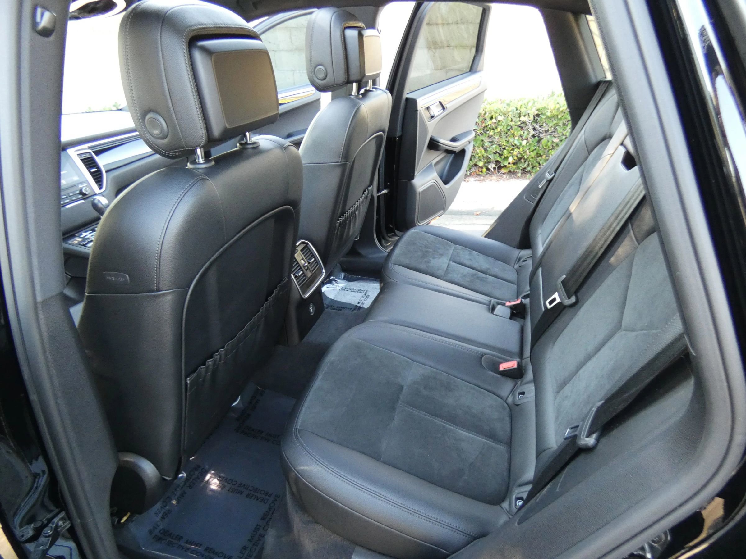 Used 2018 Porsche Macan Sport Edition image 47