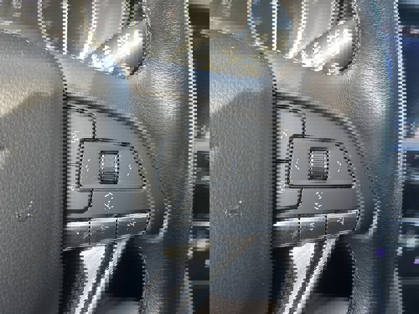 Used 2023 Cadillac XT6 Premium Luxury image 36