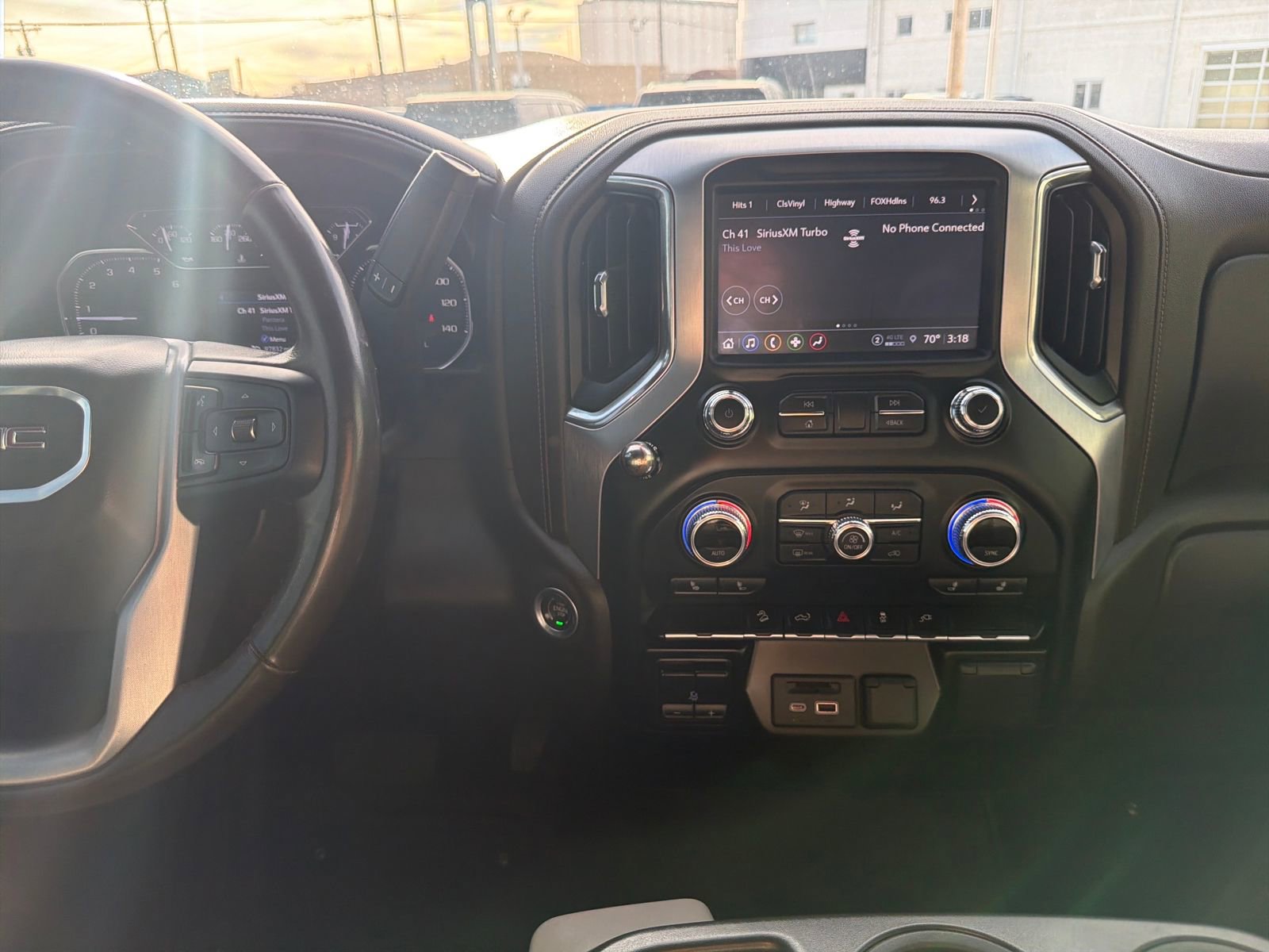 Used 2022 GMC Sierra 2500 SLT w/ Gooseneck/5TH Wheel Package image 28