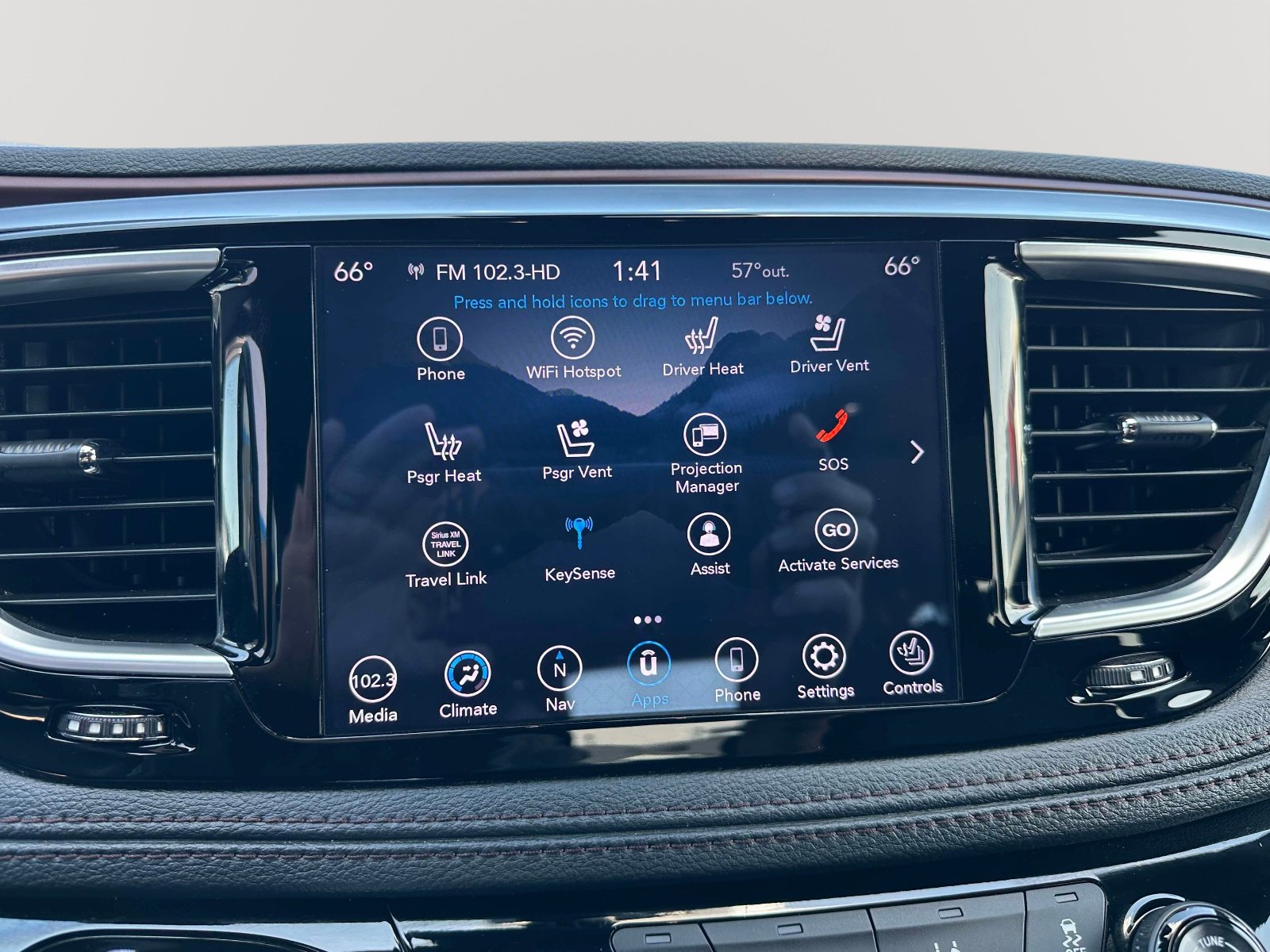 Used 2020 Chrysler Pacifica Limited image 10