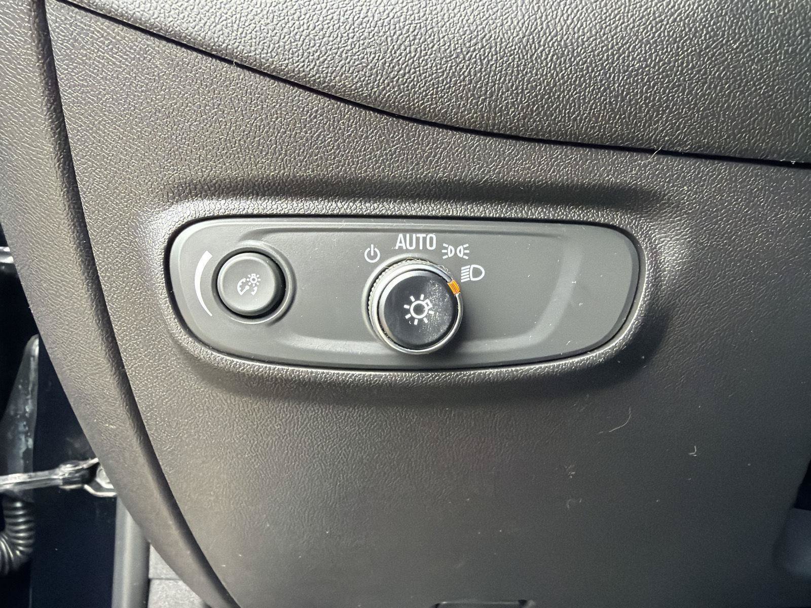 Used 2022 Chevrolet Equinox LT AWD/4WD image 18