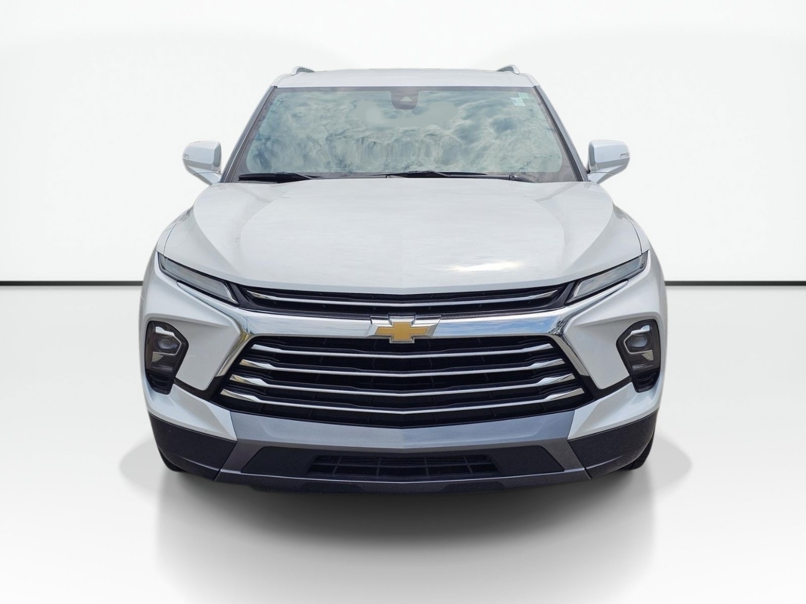 Used 2023 Chevrolet Blazer Premier FWD image 2