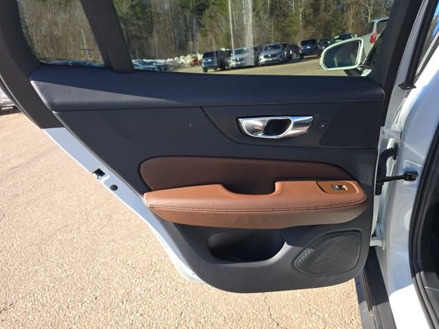 Certified 2025 Volvo V60 B5 Cross Country Plus image 21