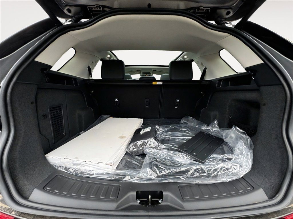 New 2025 Land Rover Discovery Sport S image 17