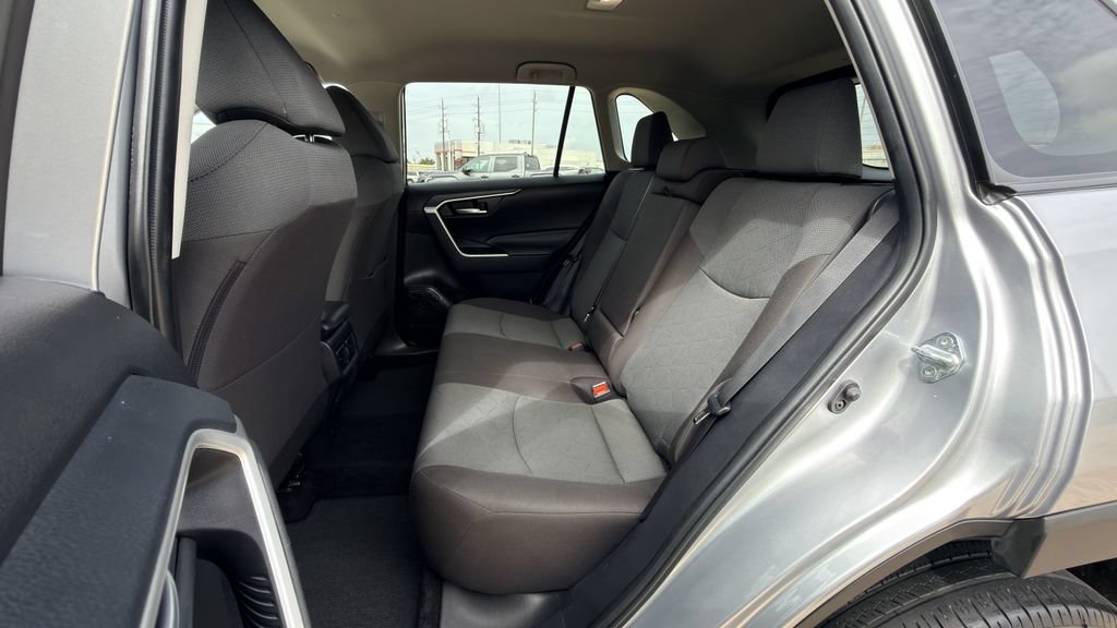 Used 2025 Toyota RAV4 XLE FWD image 26