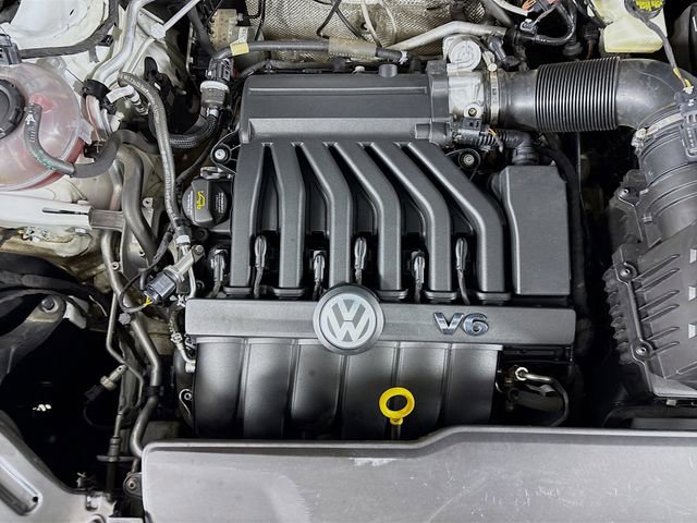 Used 2022 Volkswagen Atlas Cross Sport SEL Premium R-Line image 33