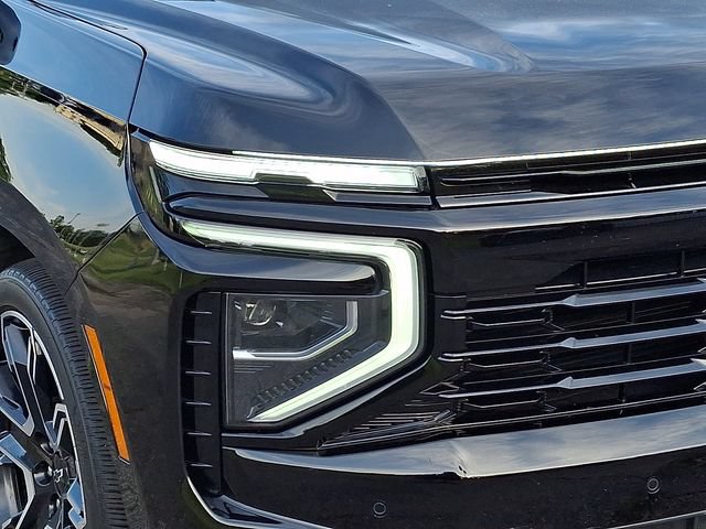 Used 2025 Chevrolet Suburban RST w/ RST Capability Package AWD/4WD image 10