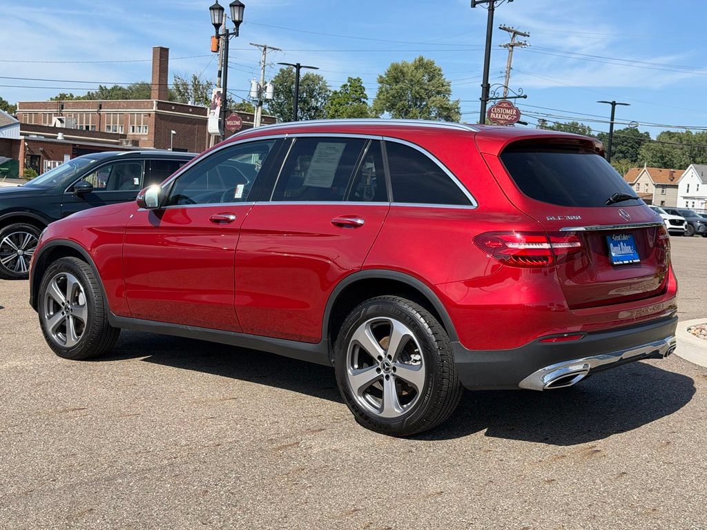 Used 2018 Mercedes-Benz GLC 300 4MATIC image 3