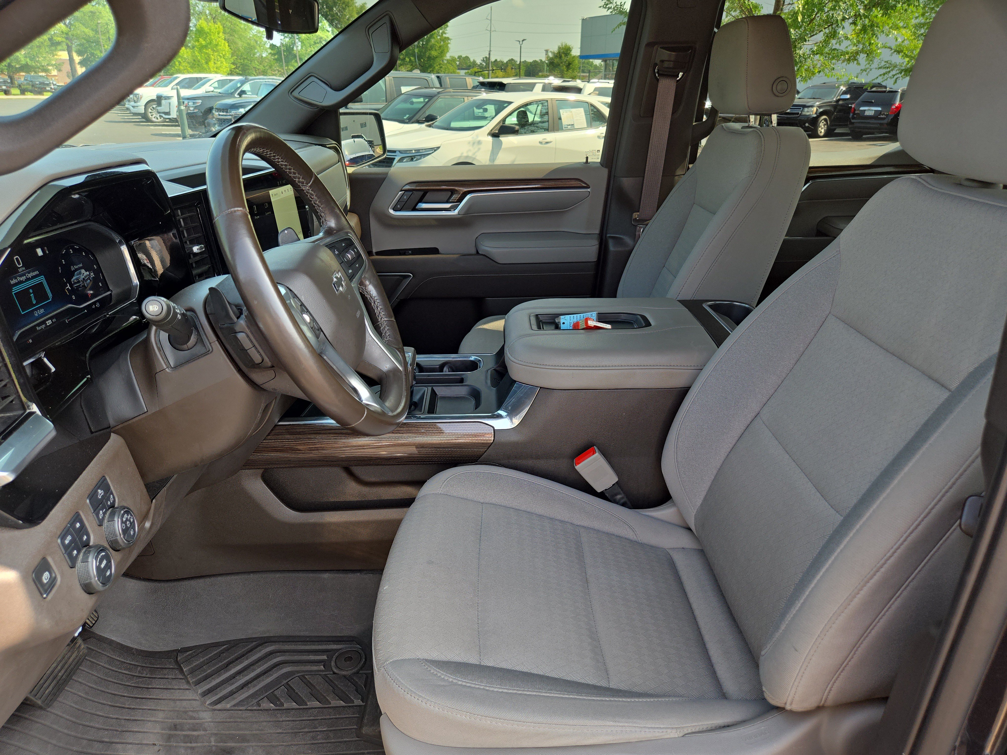 Certified 2022 Chevrolet Silverado 1500 RST AWD/4WD image 18