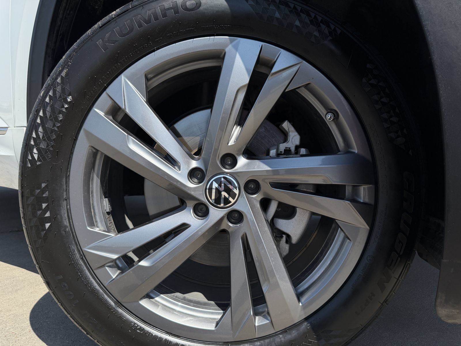 Used 2024 Volkswagen Atlas Cross Sport SEL R-Line AWD/4WD image 10