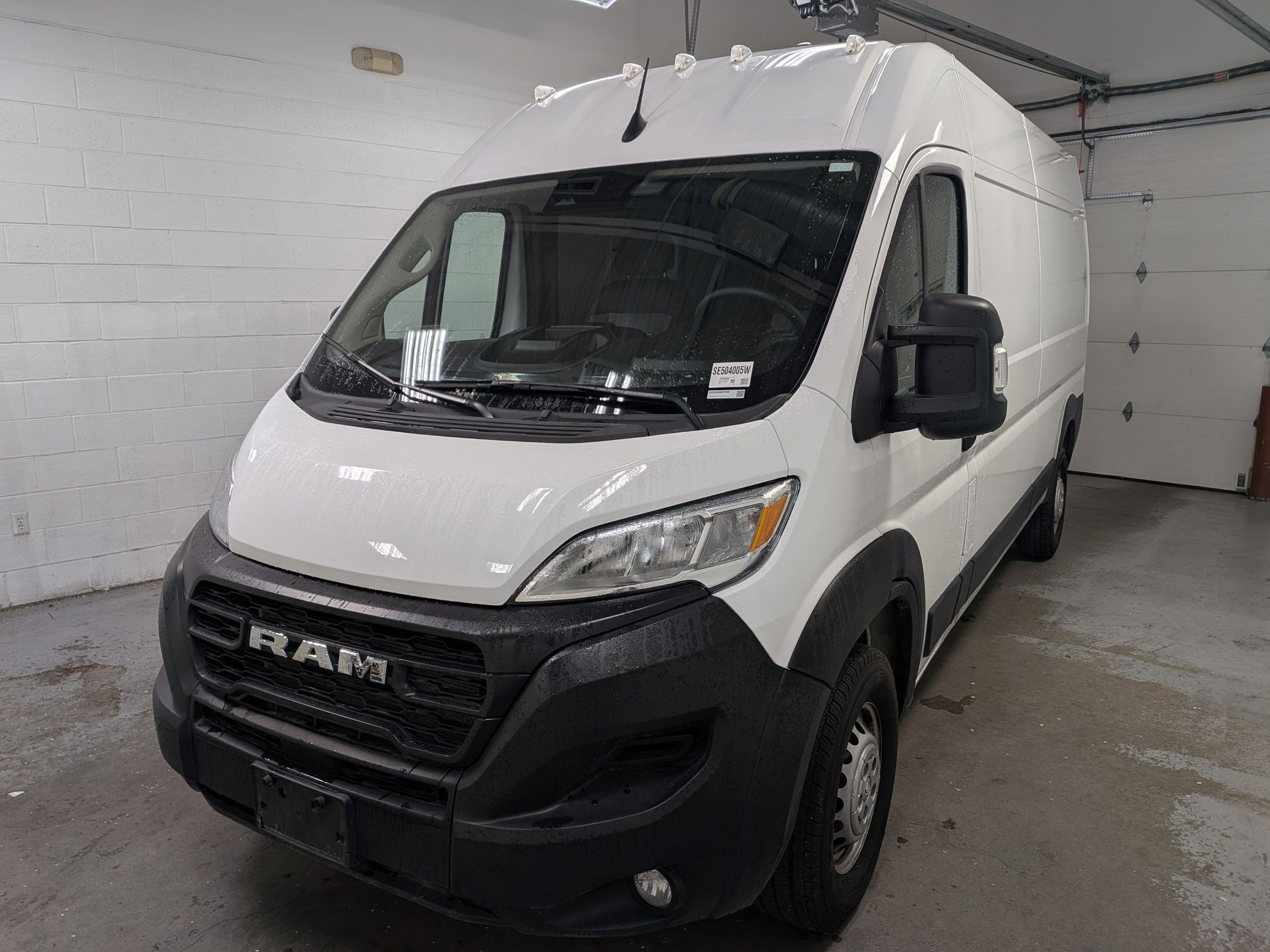 Used 2025 RAM ProMaster 2500 w/ Convenience Group FWD image 11