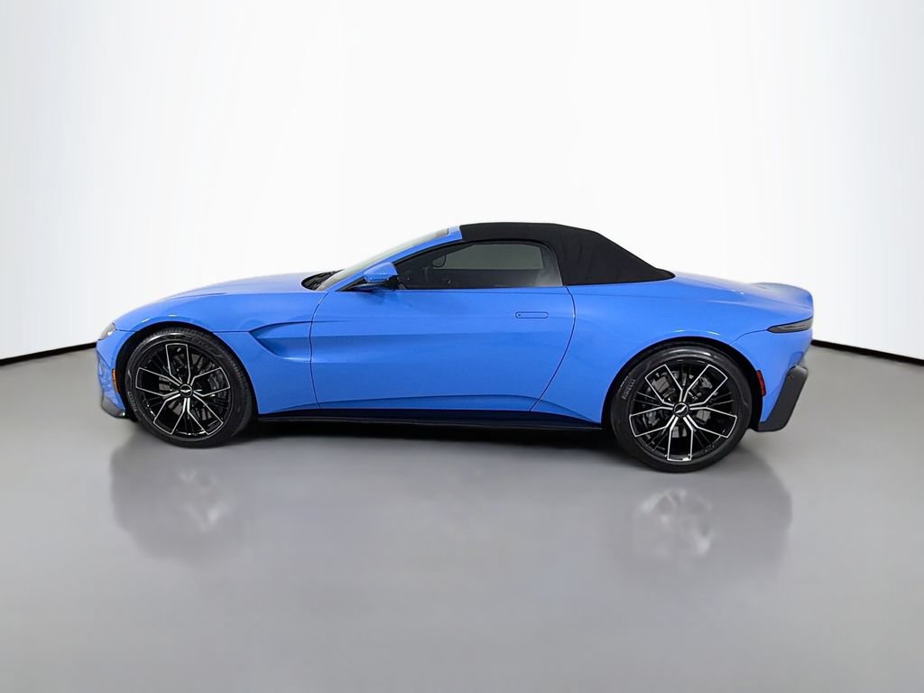 Used 2021 Aston Martin V8 Vantage Roadster RWD image 8