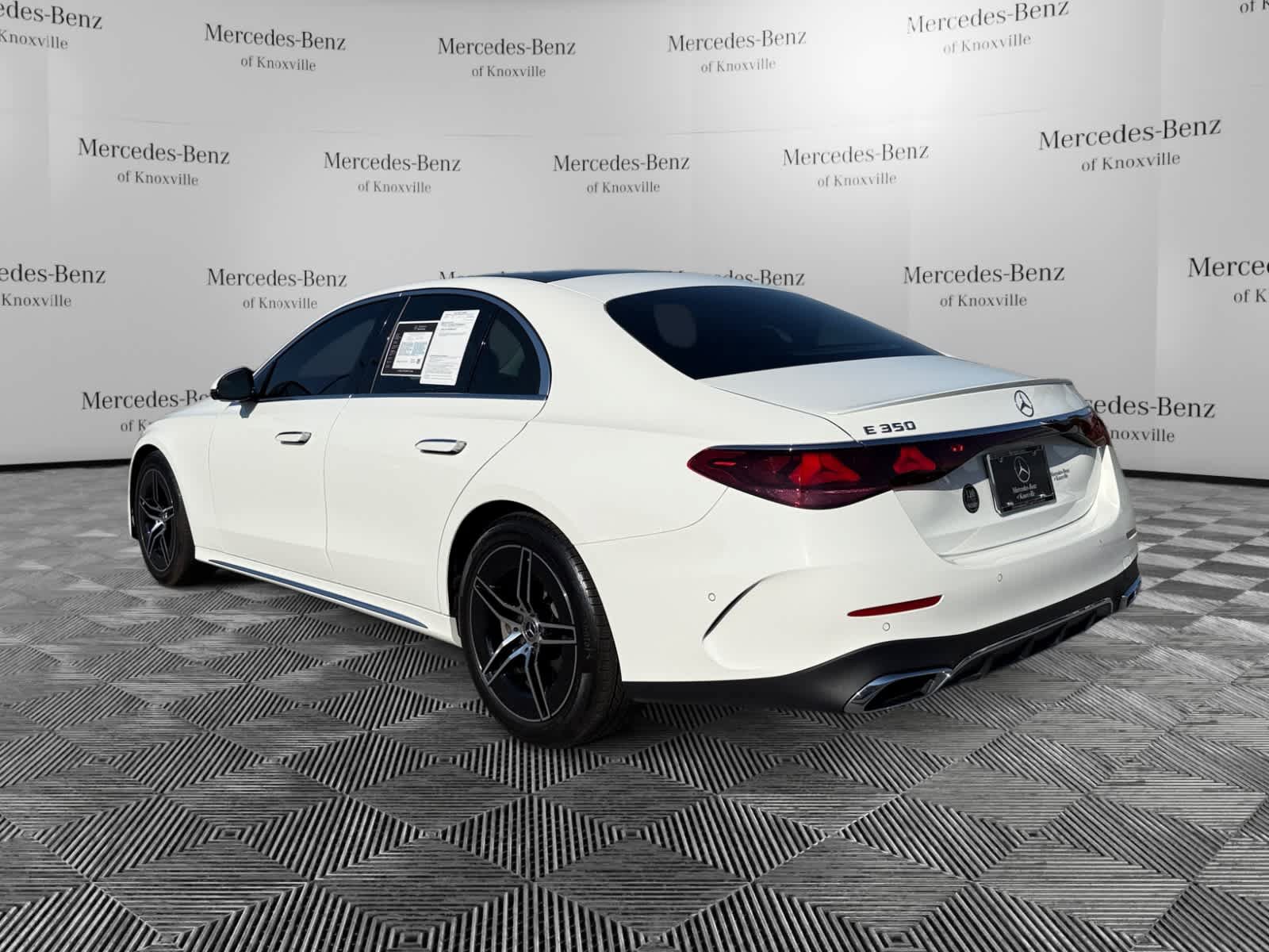 Used 2025 Mercedes-Benz E 350 Sedan image 3