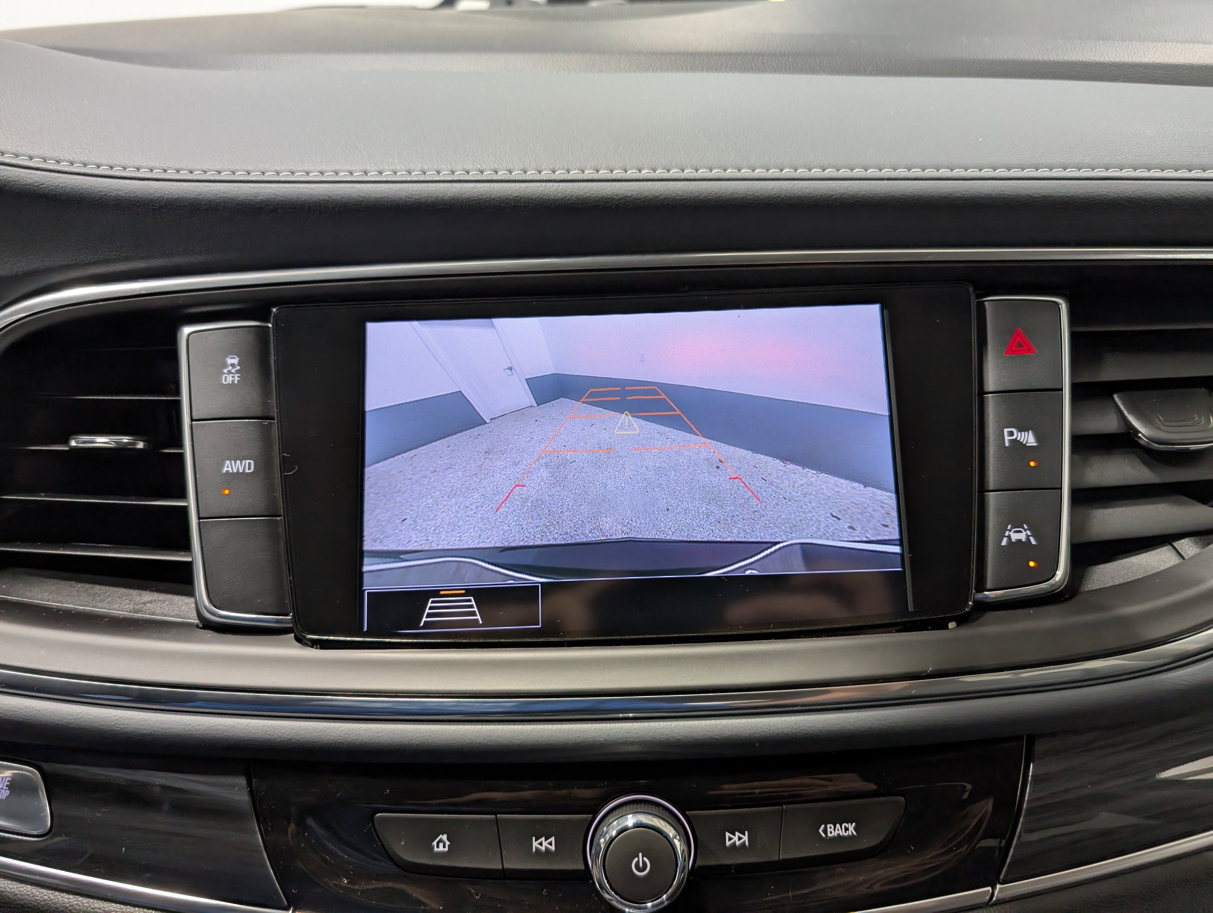 Used 2020 Buick Enclave Premium w/ Sun and Sites Package image 29