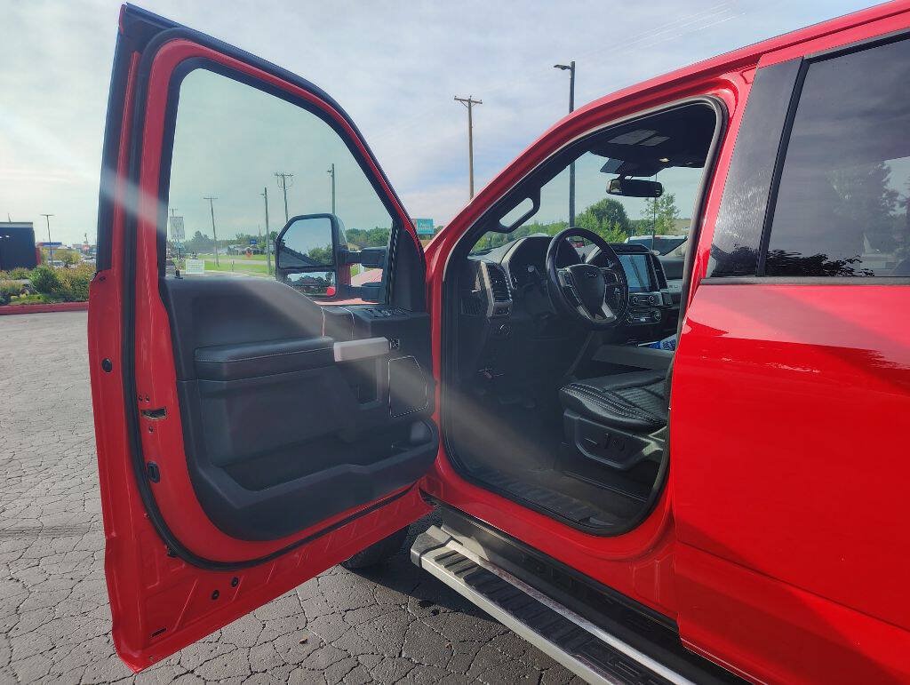 Used 2022 Ford F350 Lariat w/ Chrome Package AWD/4WD image 16