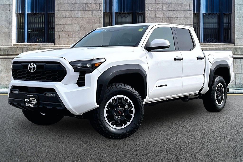 Used 2025 Toyota Tacoma TRD Off-Road video 2