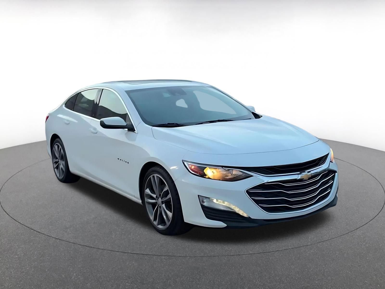 Used 2023 Chevrolet Malibu LT w/ Driver Confidence Package FWD image 2