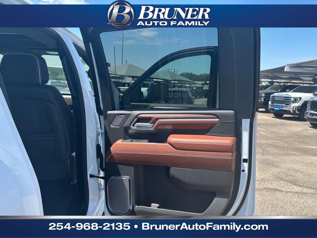 New 2025 GMC Sierra 2500 Denali Ultimate image 16