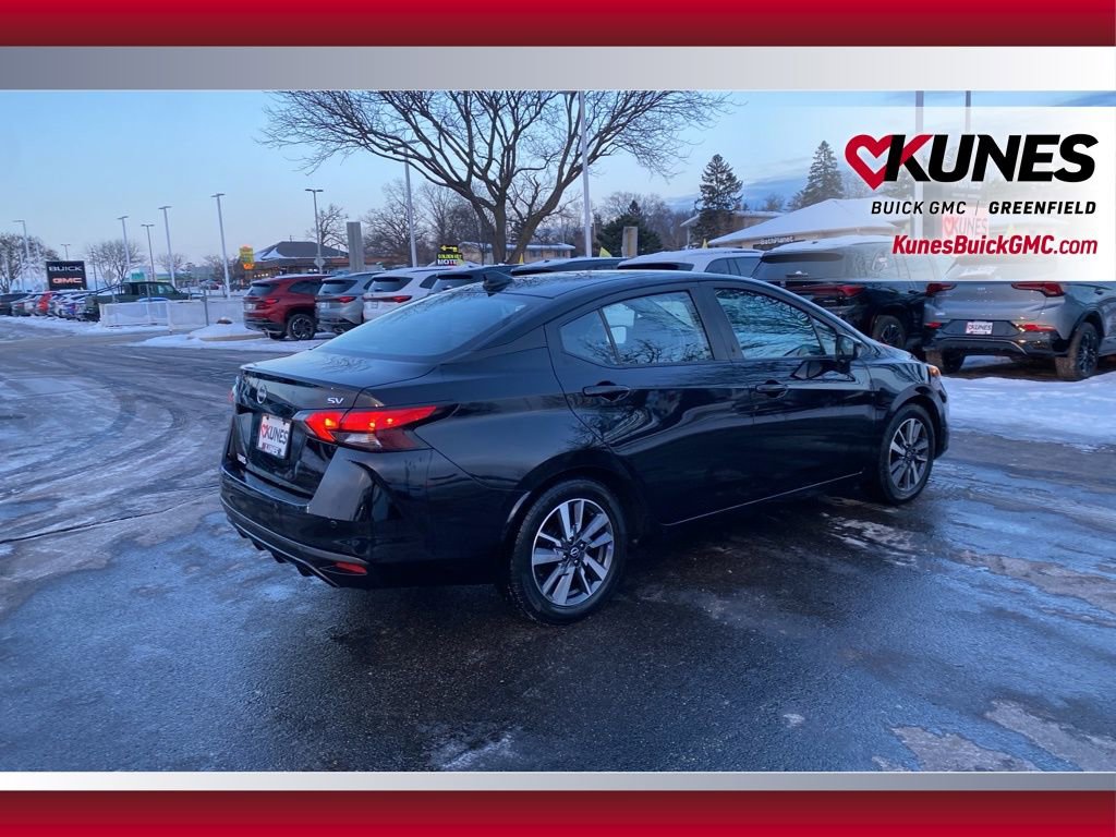 Used 2023 Nissan Versa SV image 5