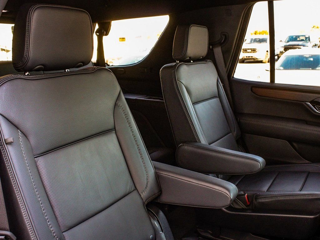 Used 2025 GMC Yukon Denali image 42
