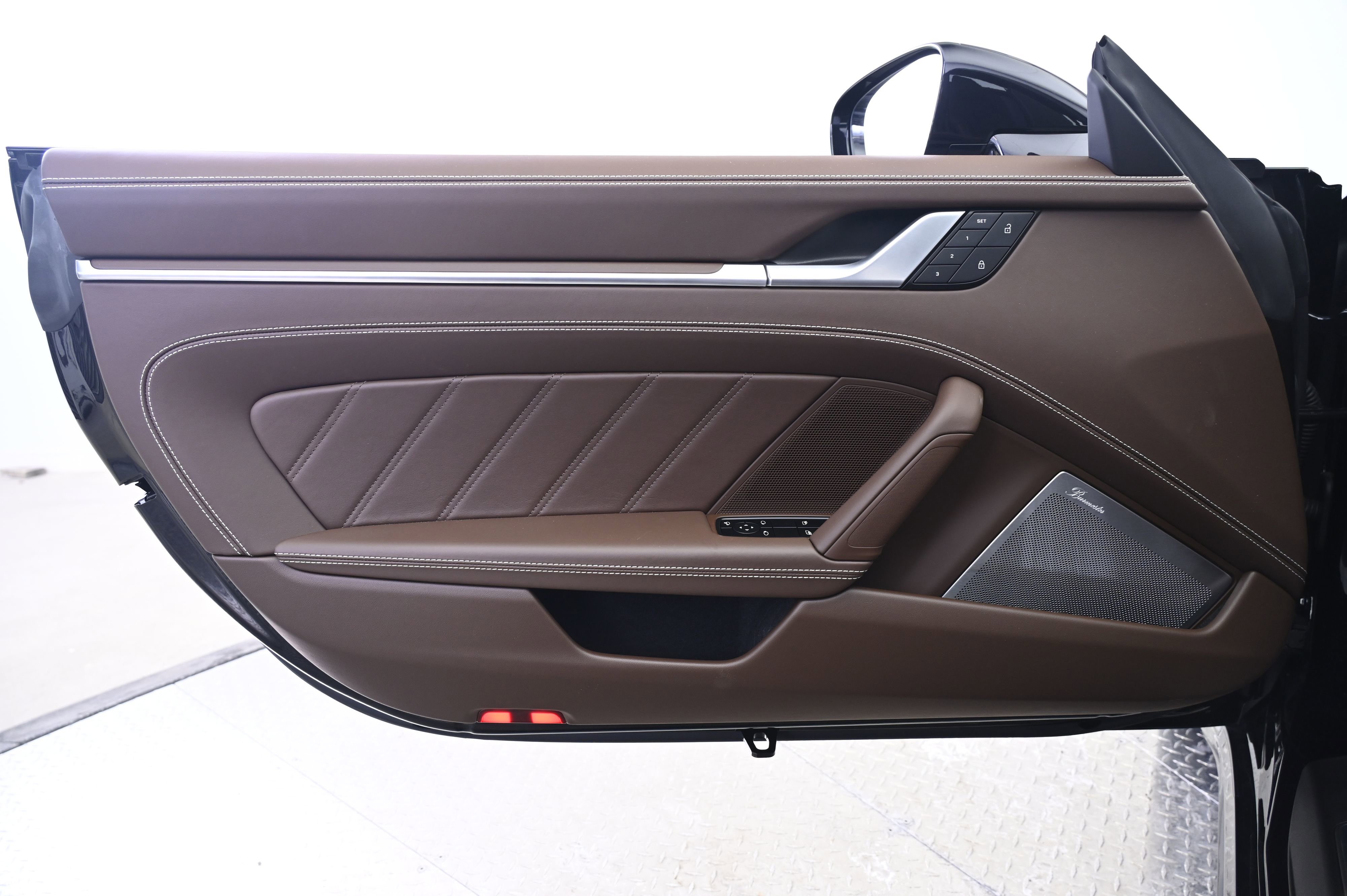 Used 2025 Porsche 911 Turbo image 21