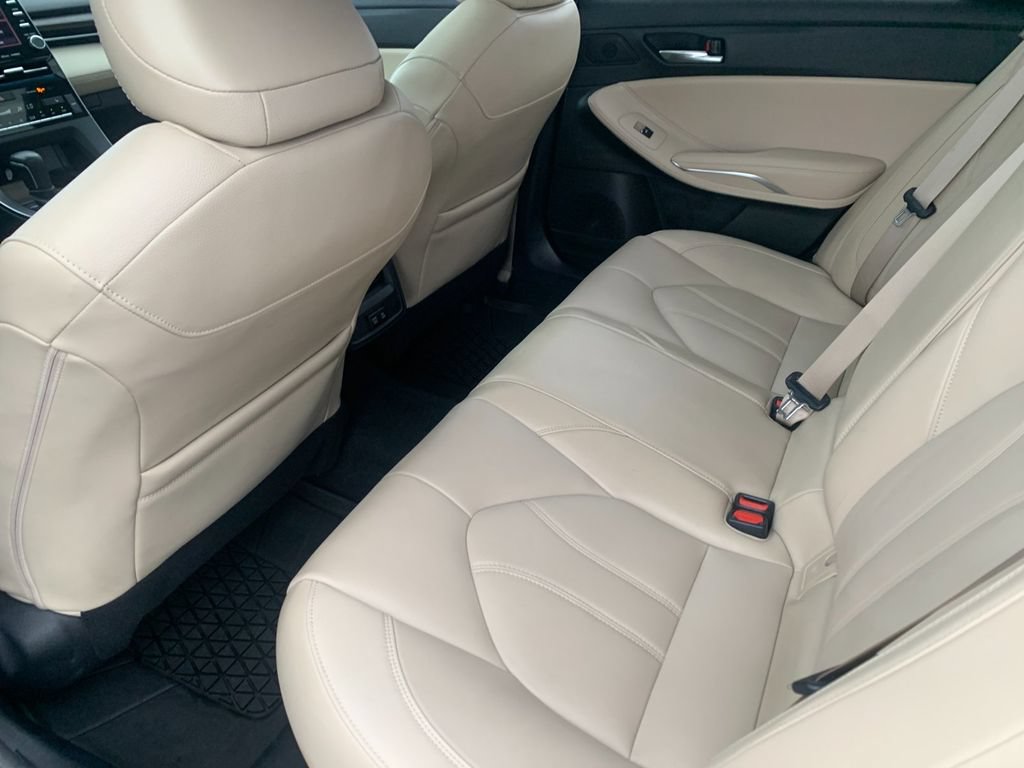 Used 2022 Toyota Avalon XLE w/ Moonroof Package FWD image 14